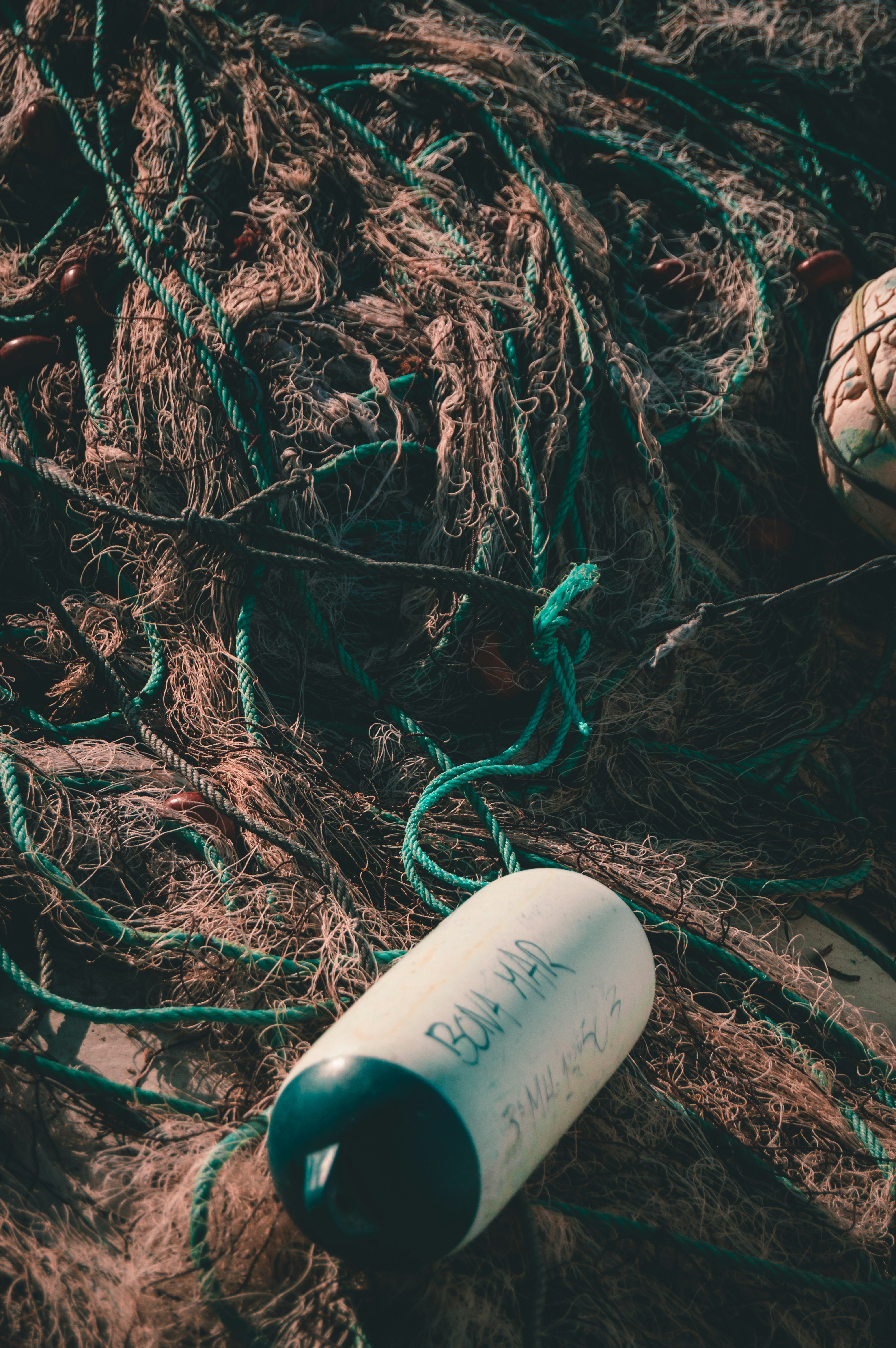 close photo of brown fishing net